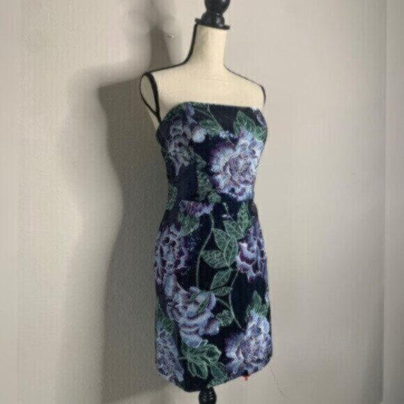 Marchesa Notte Strapless Sequin Mini Cocktail Dress - Picture 4 of 13